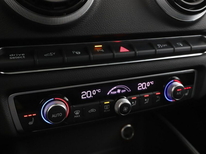 Audi A3 1.4TFSI e-tron Panorama Climatronic Navi Grzane Fotele Lane Assist PDC 8V (2012-)