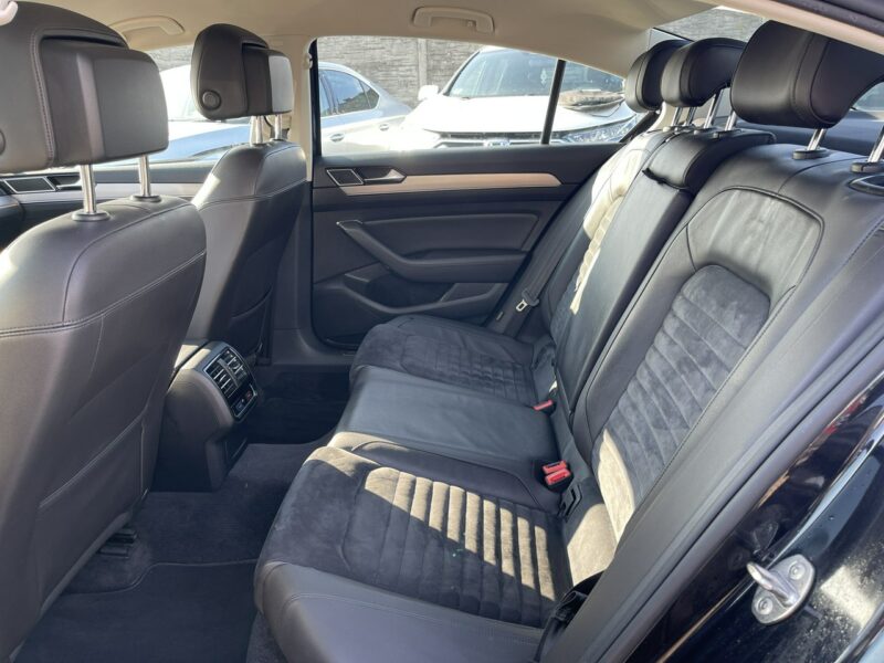 Volkswagen Passat Klimatronik Podgrzewanie Skóra B8 (2014-2023)