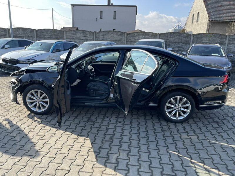 Volkswagen Passat Klimatronik Podgrzewanie Skóra B8 (2014-2023)