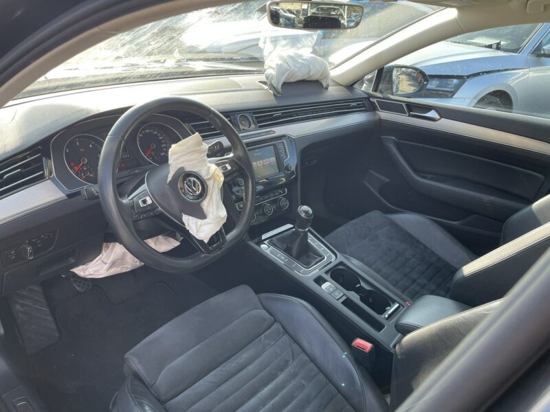 Volkswagen Passat Klimatronik Podgrzewanie Skóra B8 (2014-2023)