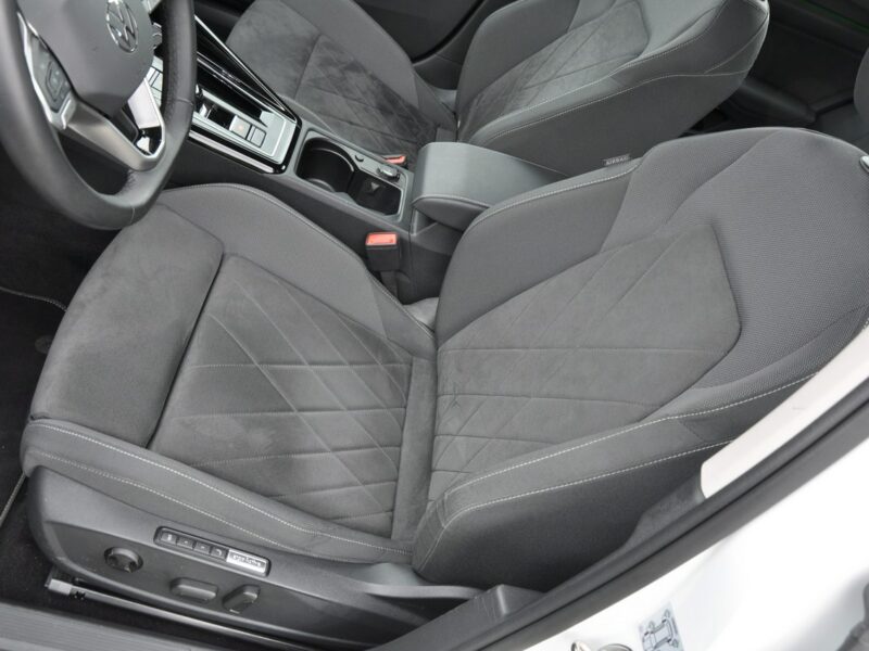Volkswagen Golf 1.5TSI 150KM DSG Style LED Matrix Kamera Ambiente Gwar.06/2027 Dealer VIII (2020-)
