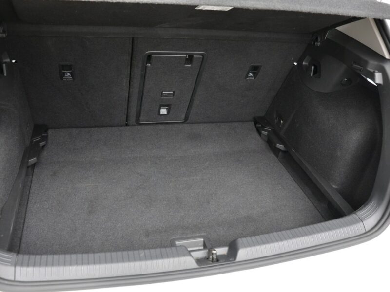 Volkswagen Golf 1.5TSI 150KM DSG Style LED Matrix Kamera Ambiente Gwar.06/2027 Dealer VIII (2020-)