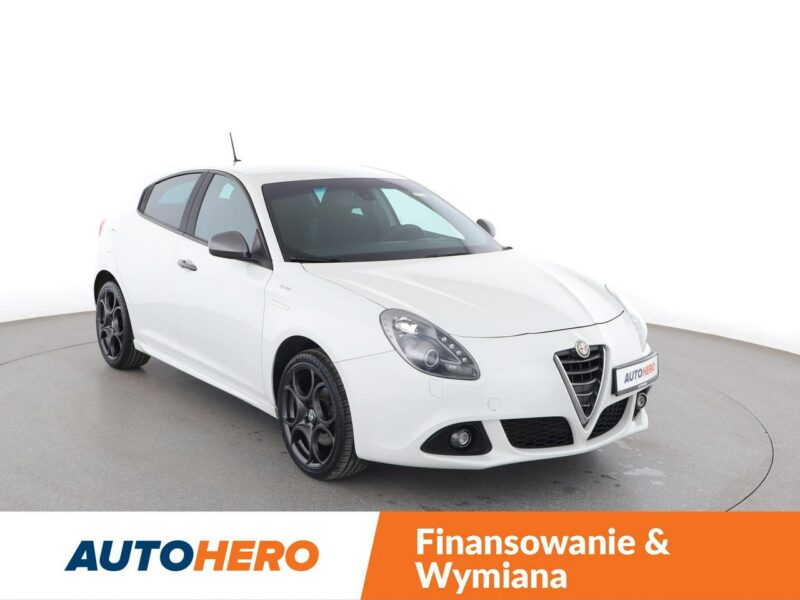 Alfa Romeo Giulietta bi-xenon navi klima auto grzane fotele czujniki parkowania