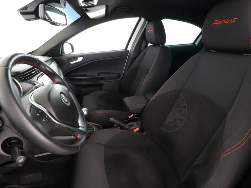 Alfa Romeo Giulietta bi-xenon navi klima auto grzane fotele czujniki parkowania