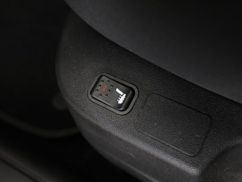 Alfa Romeo Giulietta bi-xenon navi klima auto grzane fotele czujniki parkowania