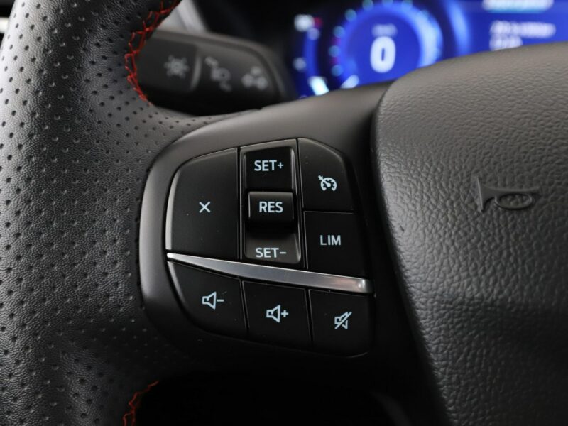 Ford Kuga full LED virtual cocpit el. sterowane i ogrzewane fotele navi III (2019-)