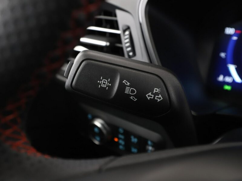Ford Kuga full LED virtual cocpit el. sterowane i ogrzewane fotele navi III (2019-)