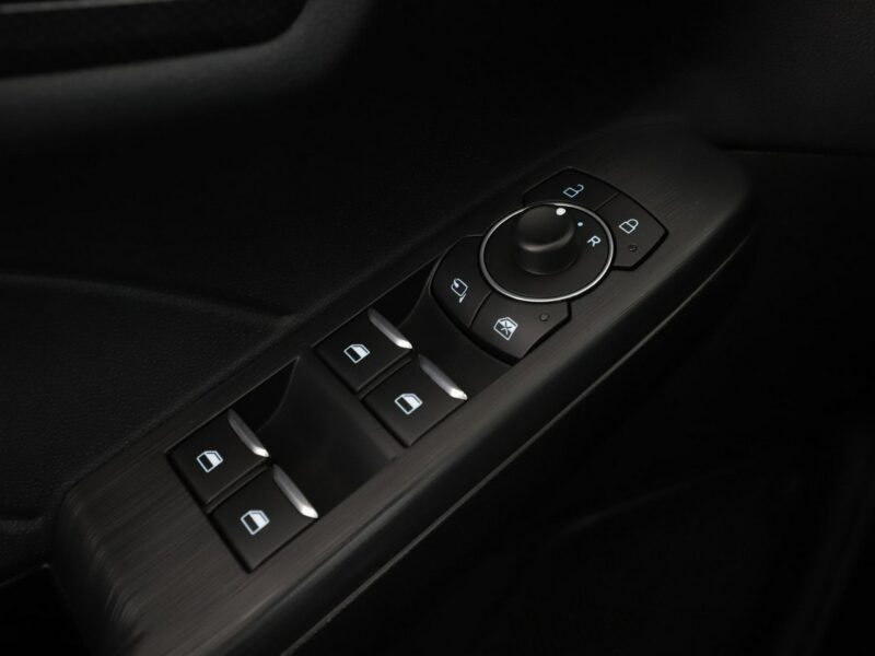 Ford Kuga full LED virtual cocpit el. sterowane i ogrzewane fotele navi III (2019-)