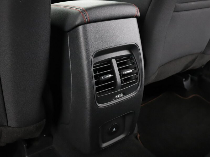 Ford Kuga full LED virtual cocpit el. sterowane i ogrzewane fotele navi III (2019-)
