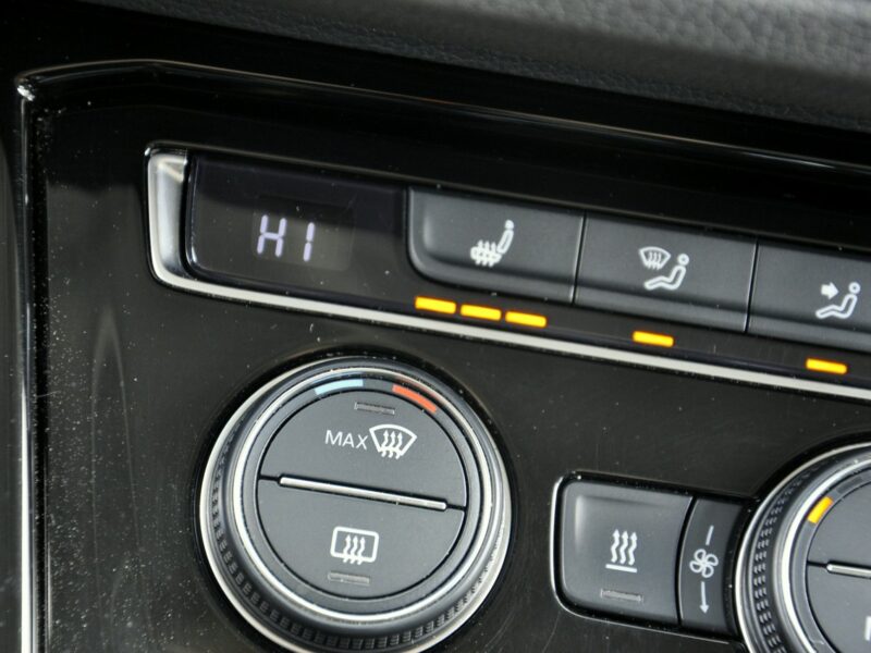 Volkswagen Touran 1,6TDi 110KM Highline/DSG/FulLED/Alkantara/ACC/Parktronic/7foteli/ III (2015-)