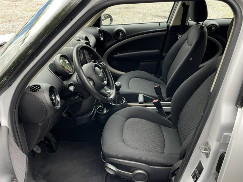 Mini Cooper Podgrzewane fotele, Klimatyzacja, Czujniki cofania, LED dzienny, AUX II (2006-)