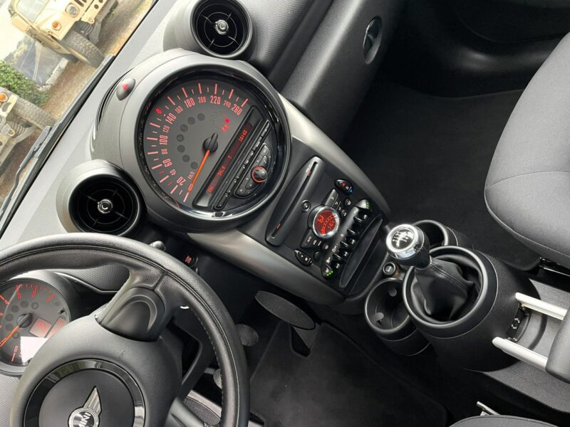 Mini Cooper Podgrzewane fotele, Klimatyzacja, Czujniki cofania, LED dzienny, AUX II (2006-)