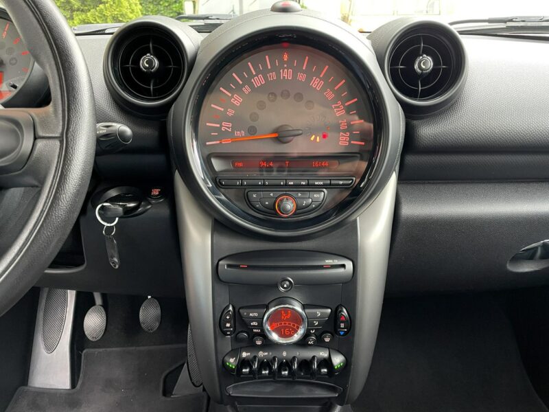 Mini Cooper Podgrzewane fotele, Klimatyzacja, Czujniki cofania, LED dzienny, AUX II (2006-)