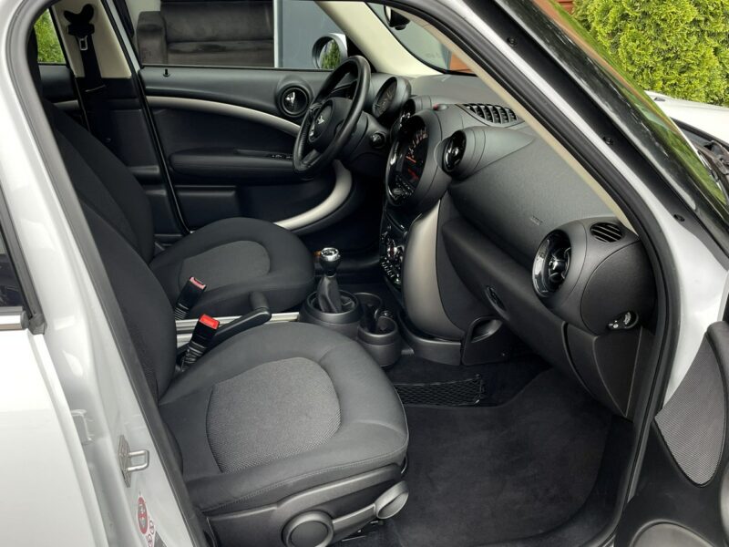 Mini Cooper Podgrzewane fotele, Klimatyzacja, Czujniki cofania, LED dzienny, AUX II (2006-)