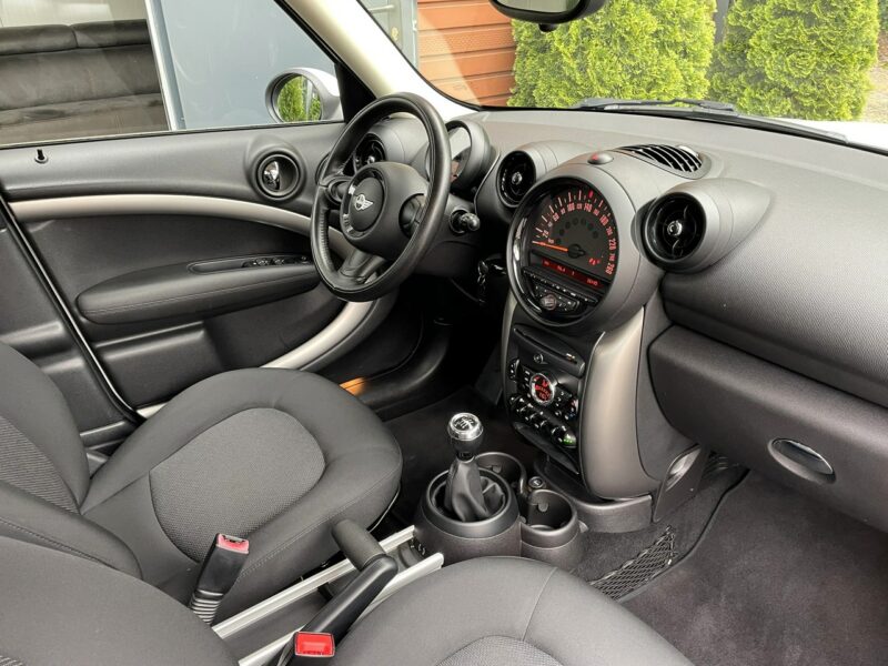 Mini Cooper Podgrzewane fotele, Klimatyzacja, Czujniki cofania, LED dzienny, AUX II (2006-)