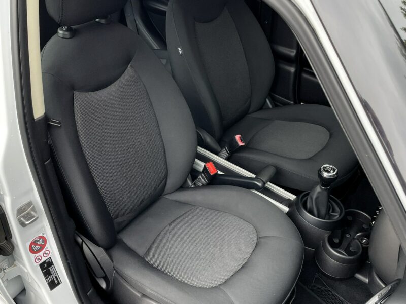 Mini Cooper Podgrzewane fotele, Klimatyzacja, Czujniki cofania, LED dzienny, AUX II (2006-)
