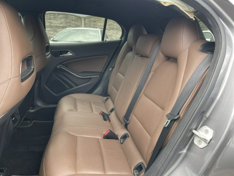 Mercedes GLA 220 4Matic Automat Klimatronik Podgrzewanie Skóra 170KM