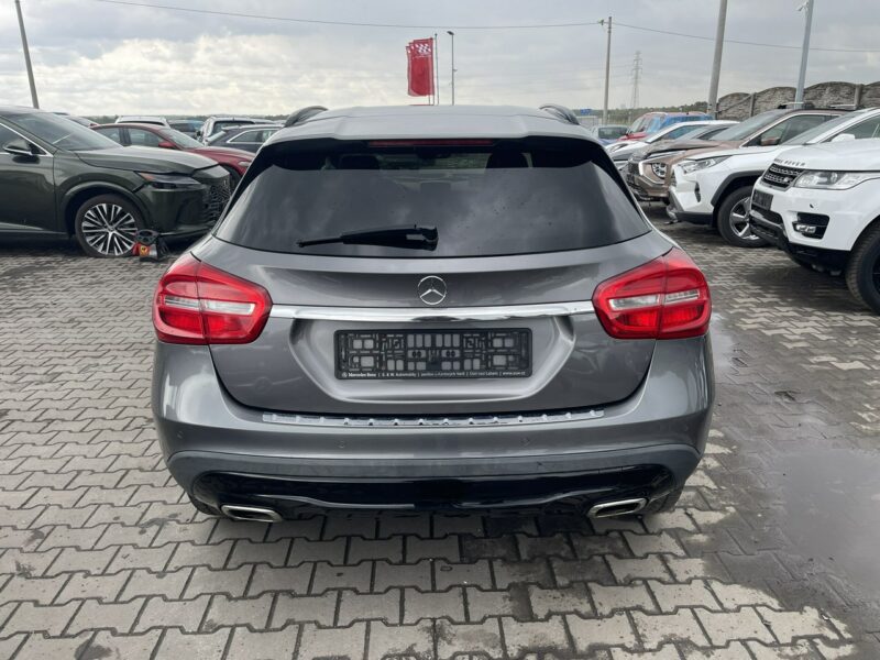 Mercedes GLA 220 4Matic Automat Klimatronik Podgrzewanie Skóra 170KM