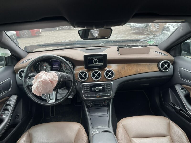 Mercedes GLA 220 4Matic Automat Klimatronik Podgrzewanie Skóra 170KM