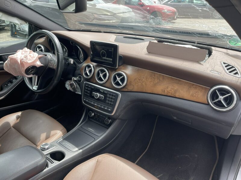 Mercedes GLA 220 4Matic Automat Klimatronik Podgrzewanie Skóra 170KM