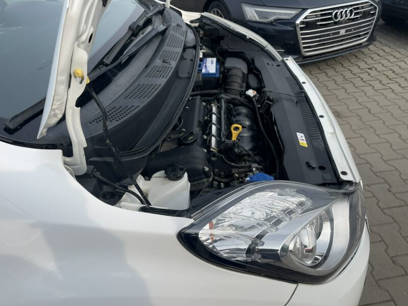 Hyundai ix20 Klimatyzacja Czujniki parkowania Hak 125KM