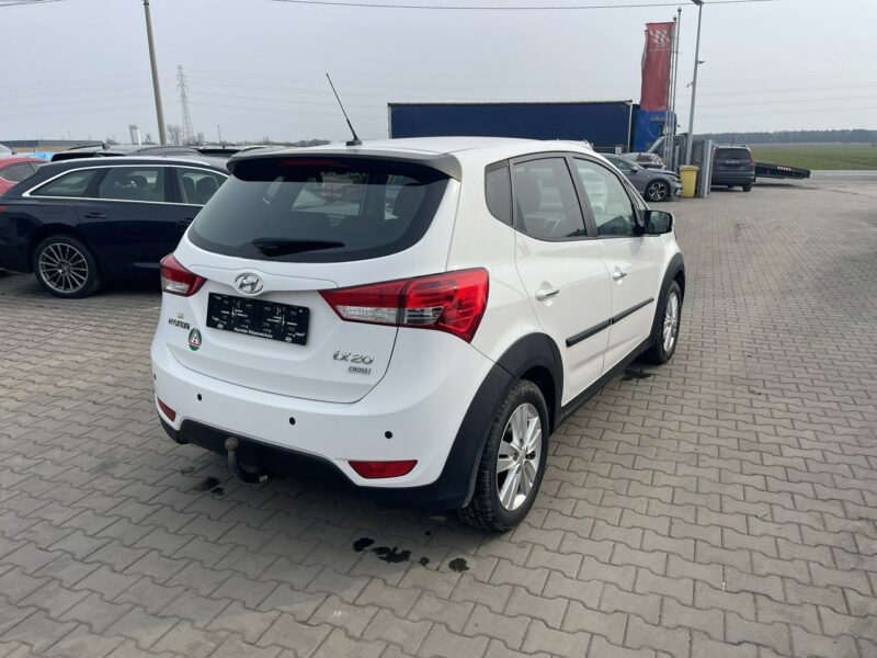 Hyundai ix20 Klimatyzacja Czujniki parkowania Hak 125KM