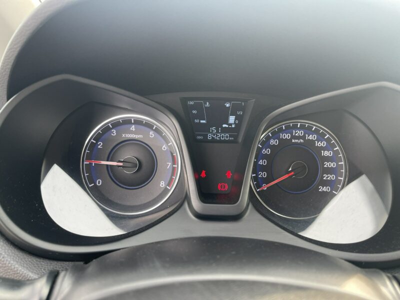 Hyundai ix20 Klimatyzacja Czujniki parkowania Hak 125KM