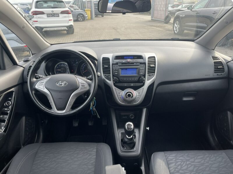 Hyundai ix20 Klimatyzacja Czujniki parkowania Hak 125KM