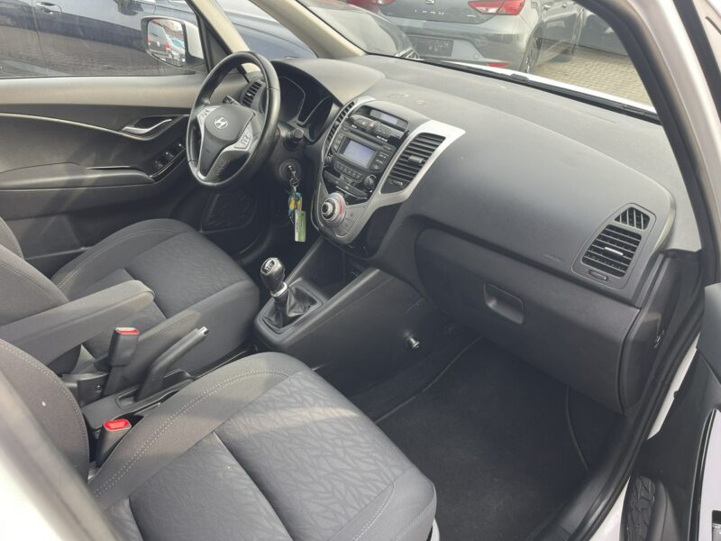 Hyundai ix20 Klimatyzacja Czujniki parkowania Hak 125KM