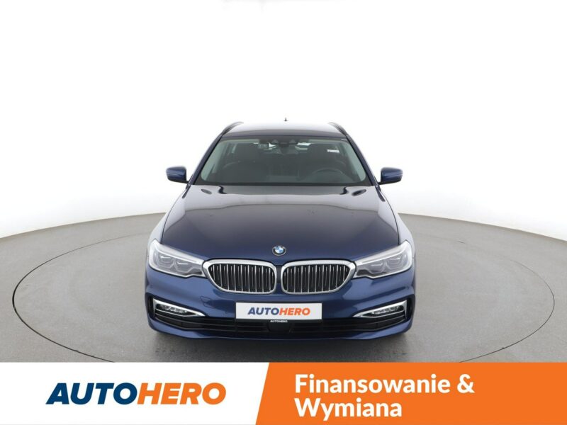 BMW 520 Luxury Line Navi ACC Grzane Fotele Masaż Skóra Head-Up Ambient Kamera G30/G31 (2017-2023)