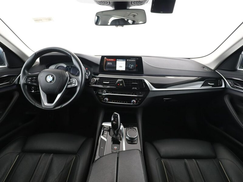 BMW 520 Luxury Line Navi ACC Grzane Fotele Masaż Skóra Head-Up Ambient Kamera G30/G31 (2017-2023)