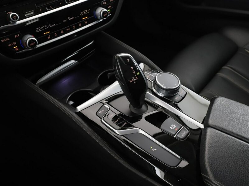 BMW 520 Luxury Line Navi ACC Grzane Fotele Masaż Skóra Head-Up Ambient Kamera G30/G31 (2017-2023)