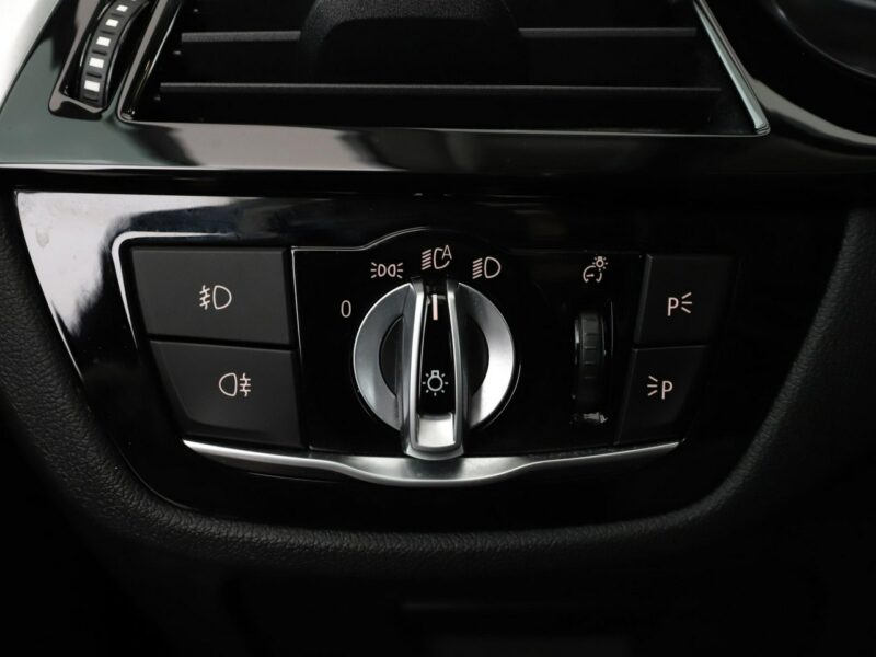 BMW 520 Luxury Line Navi ACC Grzane Fotele Masaż Skóra Head-Up Ambient Kamera G30/G31 (2017-2023)