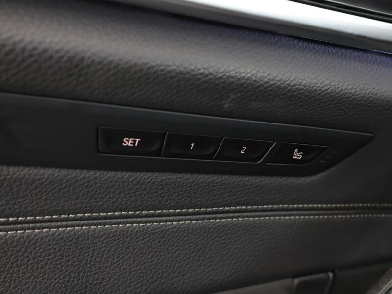 BMW 520 Luxury Line Navi ACC Grzane Fotele Masaż Skóra Head-Up Ambient Kamera G30/G31 (2017-2023)