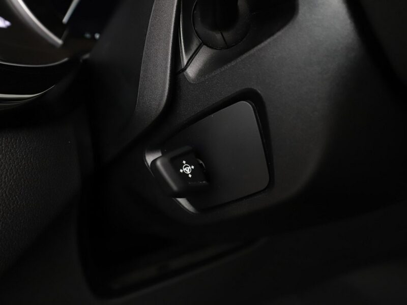 BMW 520 Luxury Line Navi ACC Grzane Fotele Masaż Skóra Head-Up Ambient Kamera G30/G31 (2017-2023)