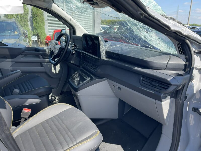 Ford Transit Custom 8 osobowy AWD Klimatronik Podgrzewanie Virtual cockpit