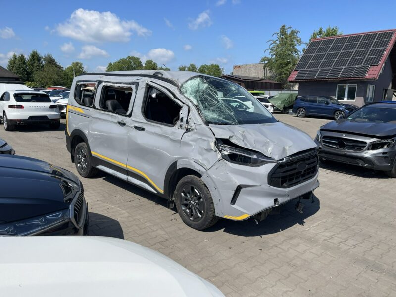 Ford Transit Custom 8 osobowy AWD Klimatronik Podgrzewanie Virtual cockpit