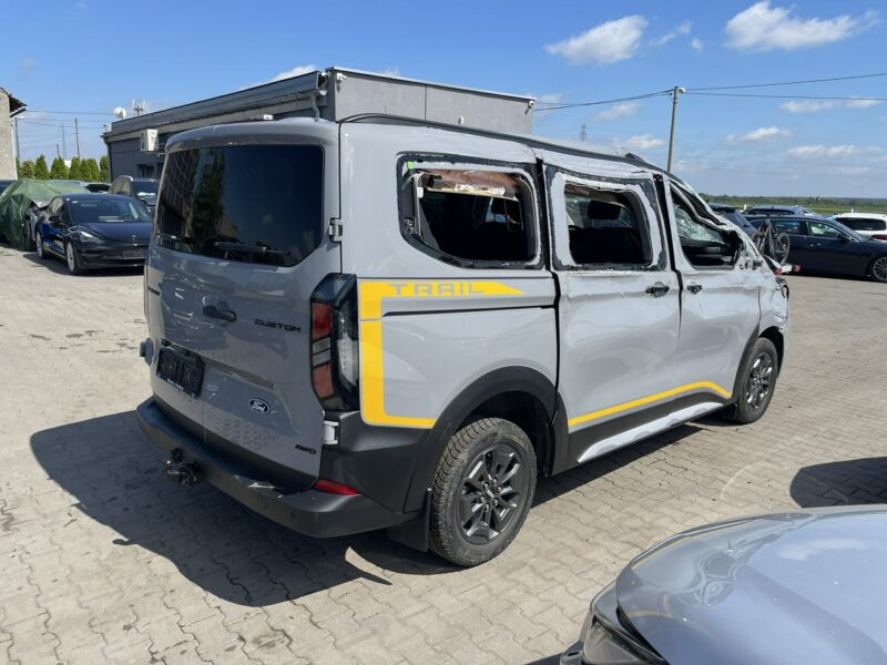 Ford Transit Custom 8 osobowy AWD Klimatronik Podgrzewanie Virtual cockpit