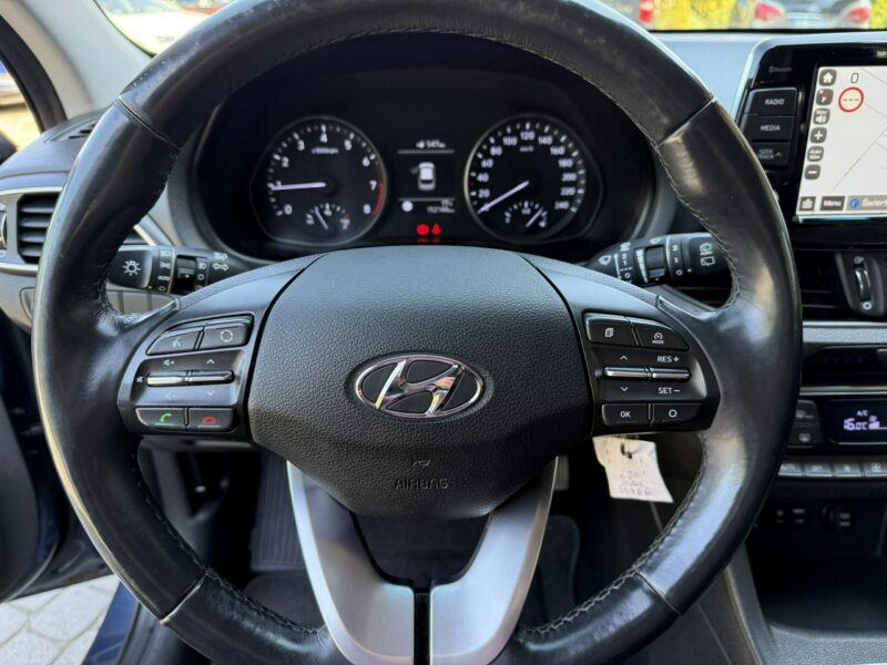 Hyundai i30 1,4 99KM Klimatronik Navi Kamera Serwis III (2017-)