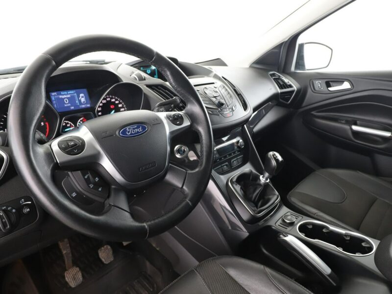 Ford Kuga Titanium, 4x4, czujniki cofania, klima aut, bluetooth II (2012-)