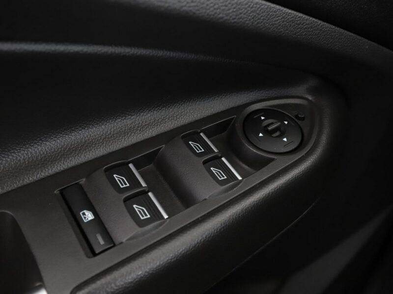 Ford Kuga Titanium, 4x4, czujniki cofania, klima aut, bluetooth II (2012-)