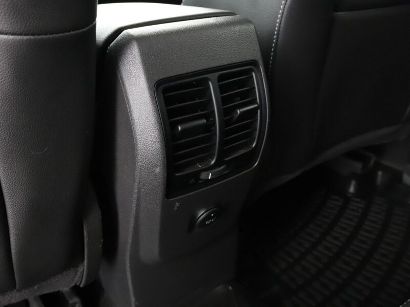 Ford Kuga Titanium, 4x4, czujniki cofania, klima aut, bluetooth II (2012-)