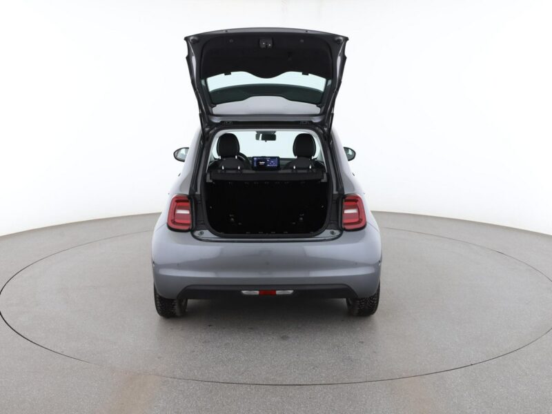 Fiat 500e full LED navi panorama kamera cofania