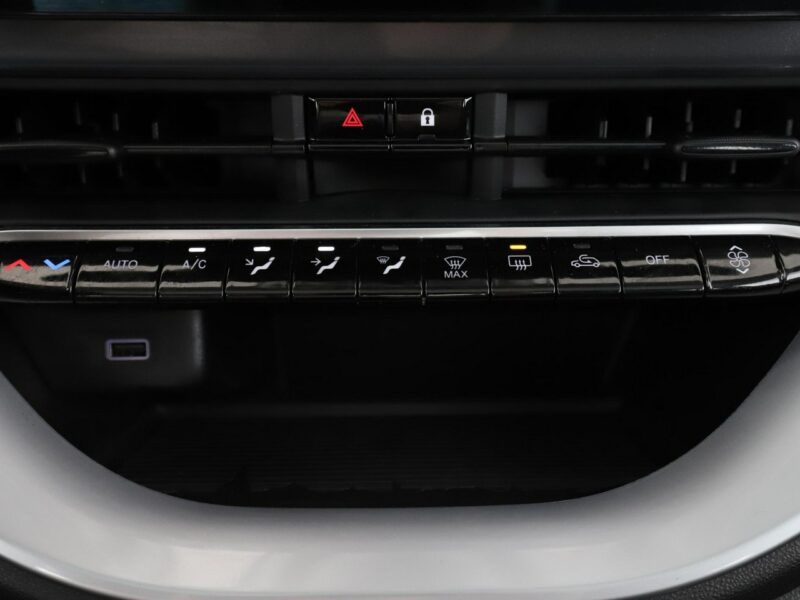 Fiat 500e full LED navi panorama kamera cofania