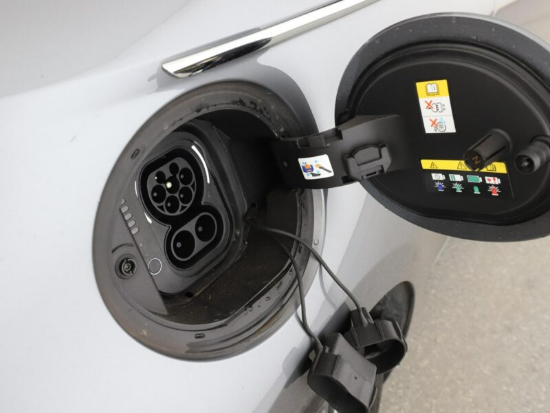 Fiat 500e full LED navi panorama kamera cofania