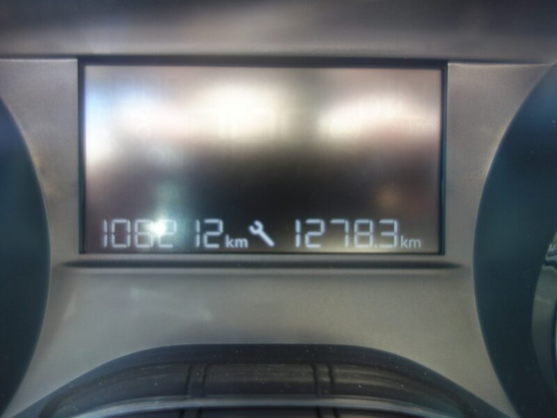 Peugeot 2008 Peugeot 2008 2015r 1.2 benzyna 82km bezwypadkowy klima niski przebieg I (2013-2019)