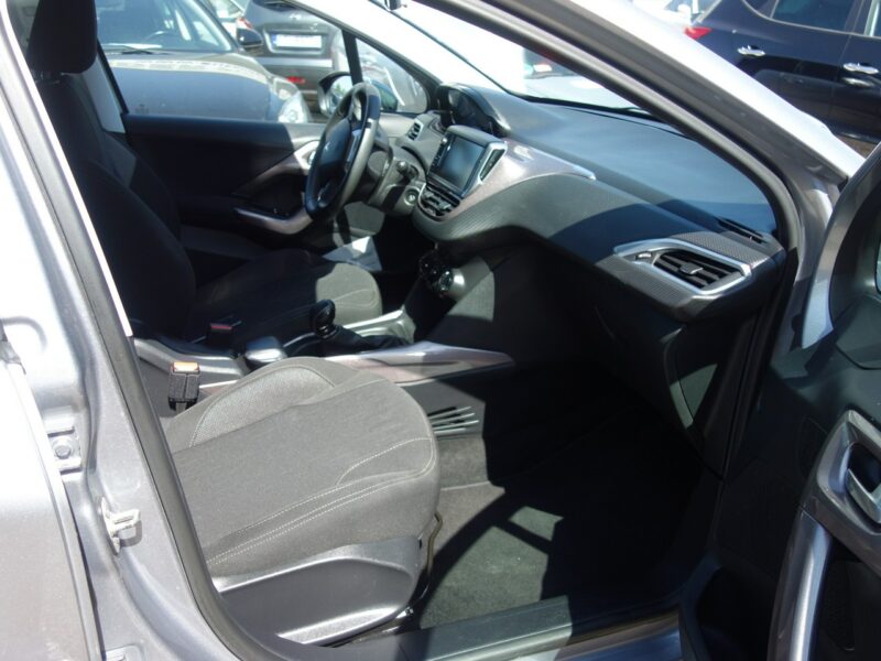 Peugeot 2008 Peugeot 2008 2015r 1.2 benzyna 82km bezwypadkowy klima niski przebieg I (2013-2019)