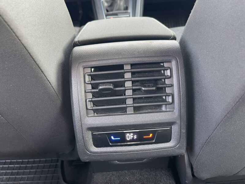 Volkswagen Golf Podgrzewanie Czujniki parkowania Virtual cockpit VIII (2020-)