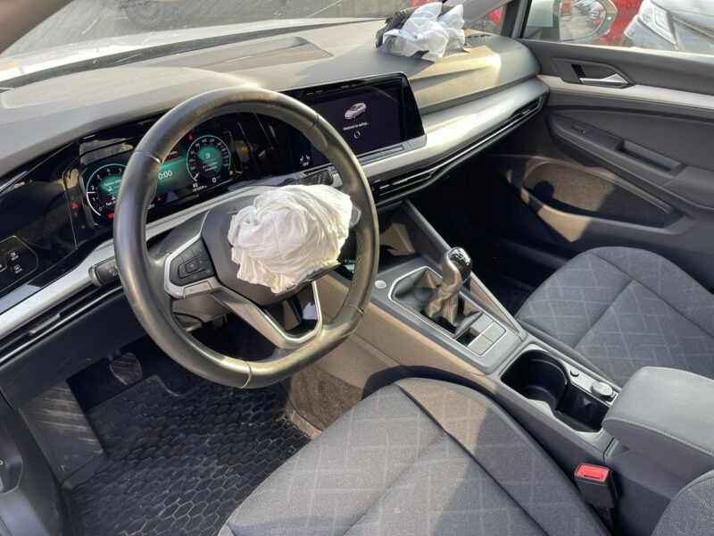 Volkswagen Golf Podgrzewanie Czujniki parkowania Virtual cockpit VIII (2020-)