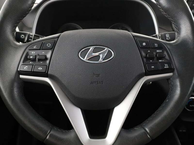 Hyundai Tucson FL 1.6 TGDI Automat 4WD Klima Tempomat Grzane Fotele Kierownica Kamera III (2015-2020)
